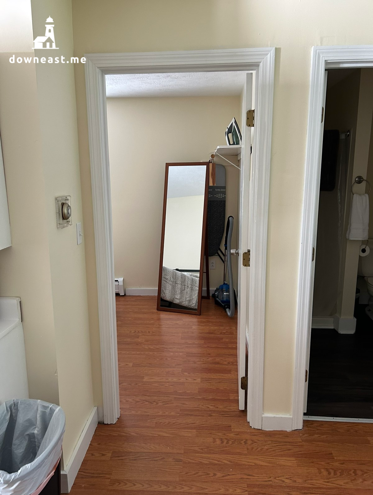 13C1 - Bedroom entry