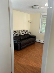 13C1 - Living room photo b